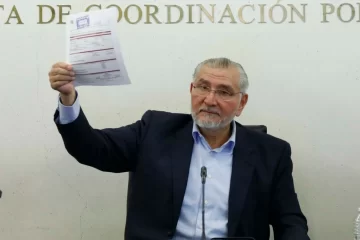 Adán Augusto aclara pago de impuestos; Sheinbaum niega “fuego amigo” y filtraciones.