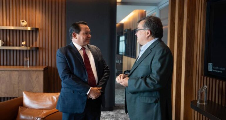 Como parte de una reunión encabezada por el Gobernador Joaquín Díaz Mena y el director general de HSBC para México y América Latina, Jorge Arce Gama, se anunció la llegada de dos nuevas inversiones privadas por 15 mil millones de pesos para Yucatán.