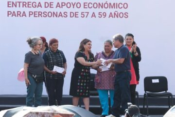 Clara Brugada entrega 8 mil apoyos del Programa Ingreso Ciudadano Universal y reafirma meta de 77 mil en 2025.