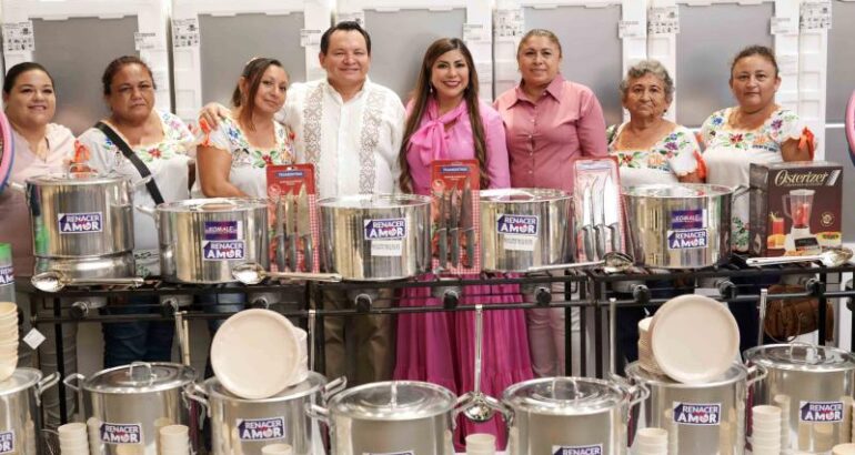El Gobernador Joaquín Díaz Mena y el DIF Yucatán entregan mobiliario y equipos para garantizar acceso a alimentos nutritivos y seguros en 52 espacios de 30 municipios del estado.