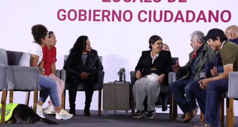 La Jefa de Gobierno de la Ciudad de México, Clara Brugada Molina, encabezó este martes la jornada número 42 del Zócalo de Gobierno Ciudadano.