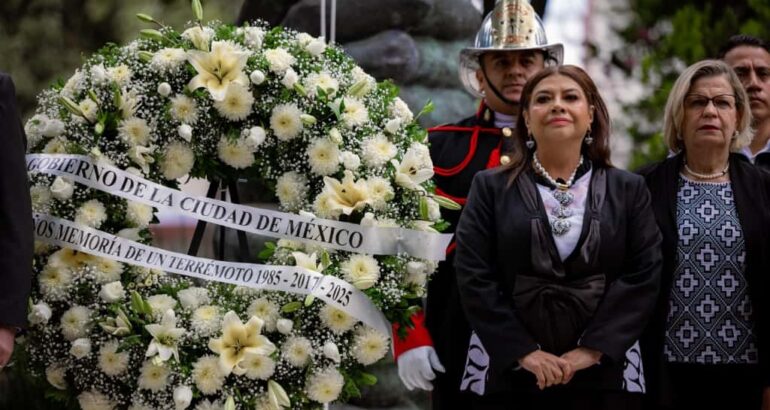 La Jefa de Gobierno afirmó que el terremoto de 1985 fue un acontecimiento que hizo germinar la semilla de una nueva sociedad organizada, donde el pueblo salvó al pueblo ante la ausencia del Estado