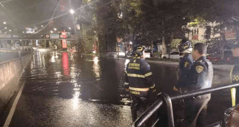 El Gobierno de la Ciudad de México, encabezado por Clara Brugada Molina, informó que tras la activación del Plan Tlaloque se atendieron 22 encharcamientos y 16 árboles caídos provocados por las intensas lluvias de este domingo, principalmente en la alcaldía Álvaro Obregón.