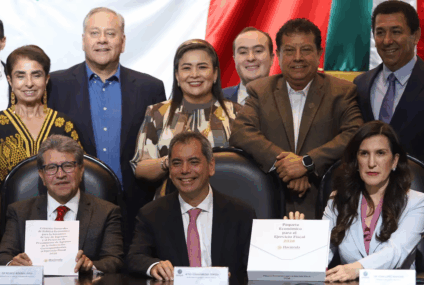 Hacienda entrega al Congreso Paquete Económico 2026 con énfasis en pensiones, deuda y programas sociales.