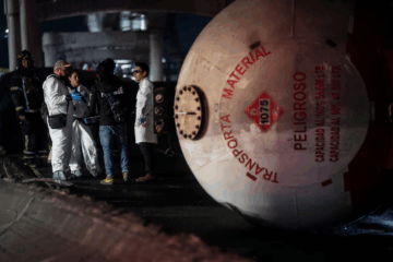 Sube a 17 la cifra de muertos por explosión de pipa en Iztapalapa.