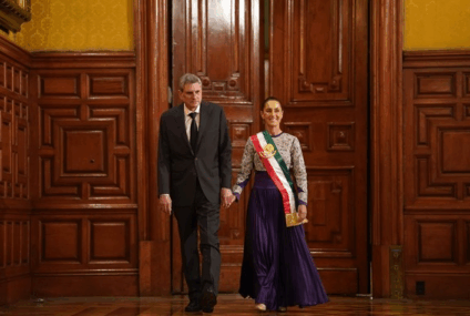 Presidenta Claudia Sheinbaum encabeza primer Grito de Independencia de México como mujer.