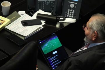 Adán Augusto prefiere la Champions antes que al Senado.