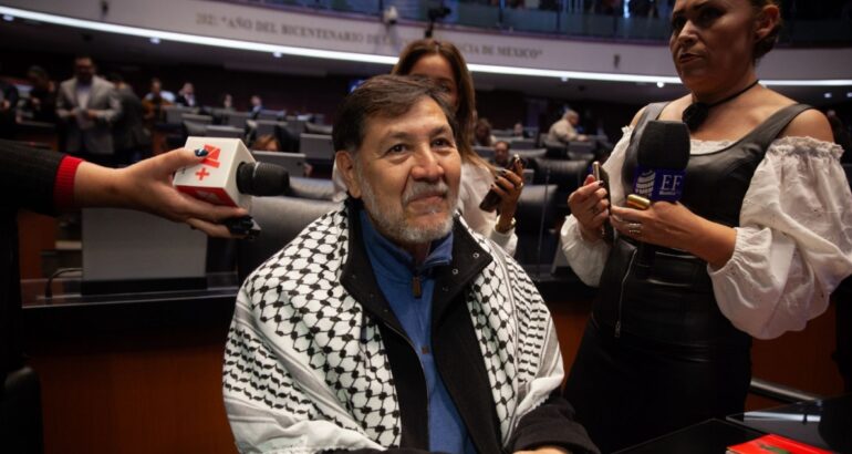 Ante la pregunta que se le hizo sobre el viaje de Noroña, la titular del Poder Ejecutivo sostuvo que es el Senador quien debe rendir cuentas.