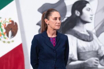 Sheinbaum rechaza prohibición del lenguaje inclusivo en escuelas de Chihuahua.