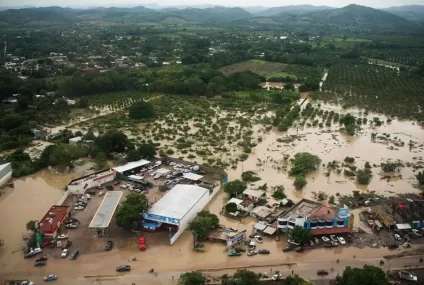 El temporal de octubre deja un país bajo el agua: lluvias históricas, 64 muertos y comunidades aisladas.