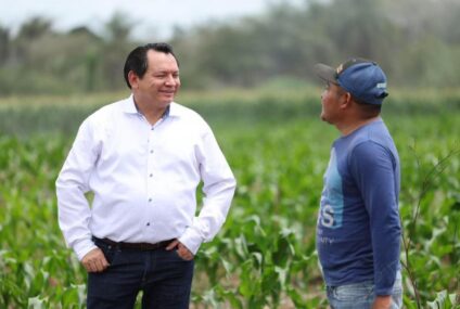 Joaquín Díaz Mena impulsa la mecanización del campo yucateco con más de 700 beneficiarios.