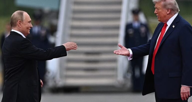 Imagen de archivo de la cumbre entre Vladimir Putin y Donald Trump en Alaska el pasado 15 de agosto (Foto: EP)
