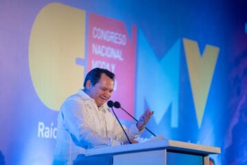 Díaz Mena inaugura el Congreso Nacional de Moda y Vestido; destaca impulso al talento yucateco.