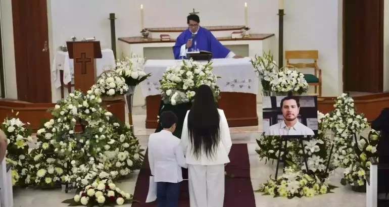 Familia y amigos despidieron esta semana al líder limonero en Morelia. (Foto: Juan José Estrada Serafín/Cuartoscuro )