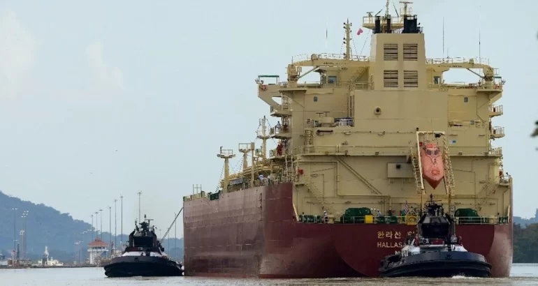 En la tarde del 8 de marzo, un buque petrolero llamado Torm Agnes entró al Puerto de Ensenada, en la costa del Pacífico de México, transportando casi 120 mil barriles de diésel. Foto: Afp