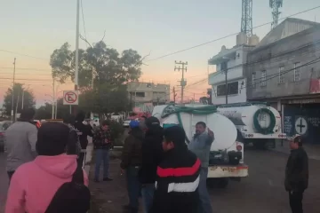 Bloqueos de piperos afectan miles de personas en la Ciudad de México y Estado de México. Bloqueos de piperos afectan miles de personas en la Ciudad de México y Estado de México.