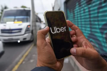 Uber y otras apps podrán recoger pasajeros en todos los aeropuertos de México. Uber y otras apps podrán recoger pasajeros en todos los aeropuertos de México.