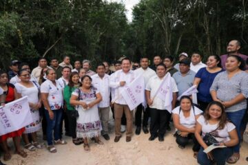 Díaz Mena cumple compromiso con familias de Temozón y Chemax