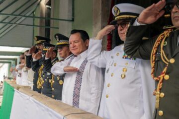 Joaquín Díaz Mena encabeza homenaje cívico y desfile del 115 aniversario de la Revolución Mexicana