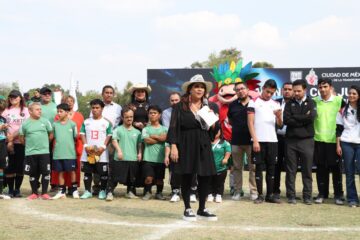 Anuncia Clara Brugada partido de futbol entre las Selecciones de Talla Baja de México y Estados Unidos.