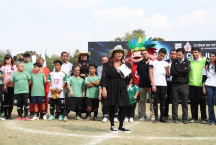 Anuncia Clara Brugada partido de futbol entre las Selecciones de Talla Baja de México y Estados Unidos.