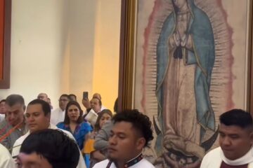 Tuxtla Gutiérrez recibe la réplica oficial de la Tilma de San Juan Diego Tuxtla Gutiérrez recibe la réplica oficial de la Tilma de San Juan Diego