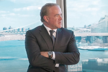 Ordenan detener a Raúl Rocha, copropietario de Miss Universo.