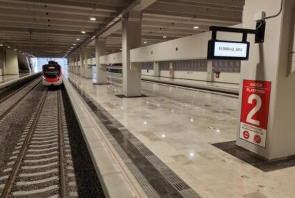 Claudia Sheinbaum anuncia que Tren Lechería-AIFA estará listo en el primer trimestre de 2026