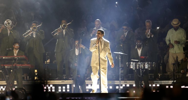 Bad Bunny demandado por 16 mdd