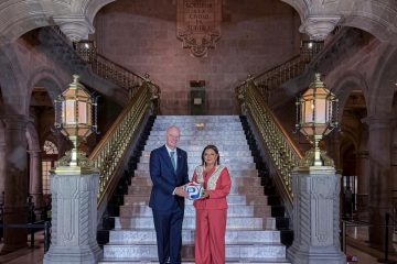 Clara Brugada se reúne con el Presidente de la FIFA