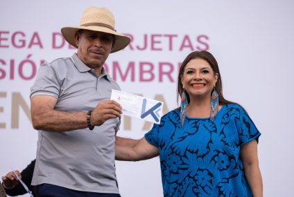 Entrega Brugada apoyos a 20 mil hombres de 60 a 64 años de edad