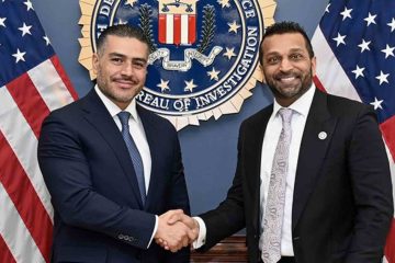 Harfuch se reúne con el director del FBI