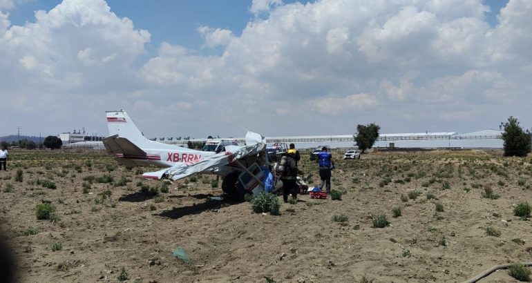 Tres muertos por desplome de avión pequeño en Huejotzingo, Puebla