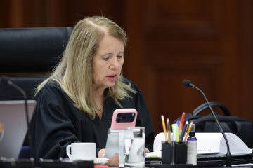 Ministra Loretta Ortiz solicita licencia